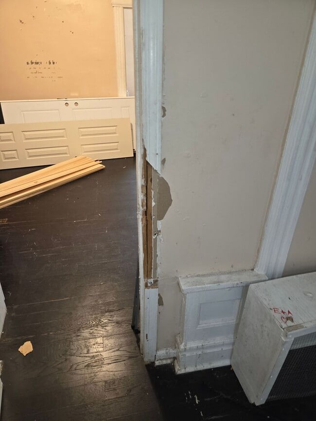 Building Photo - 91 S Munn Ave