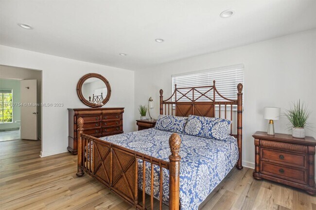 Building Photo - 6300 SW 144th St