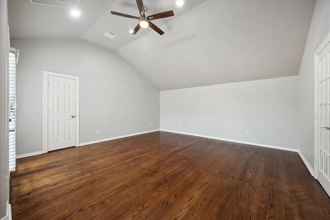 Building Photo - 5826 Santa Fe Springs Dr