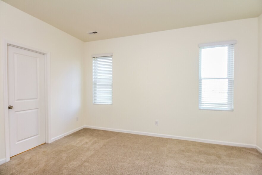 Building Photo - 1608 Corbett St