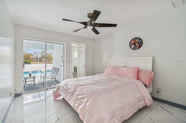 Building Photo - 1062 Greenturf Rd