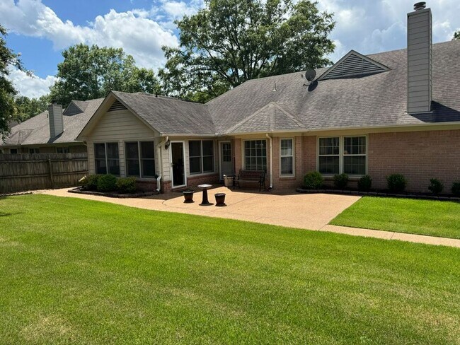 Building Photo - 860 Joe Dr