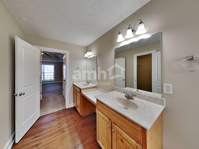 Building Photo - 4321 Roxburghe Ct