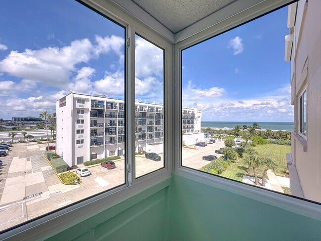 Building Photo - 2020 N Atlantic Ave