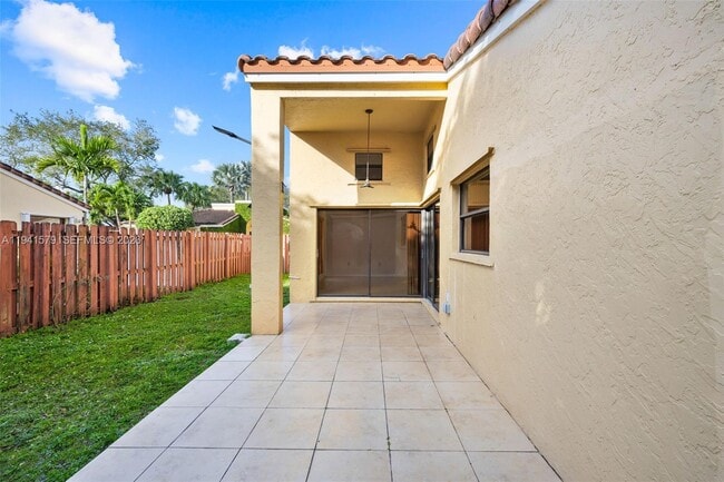 Building Photo - 449 SW 88th Pl