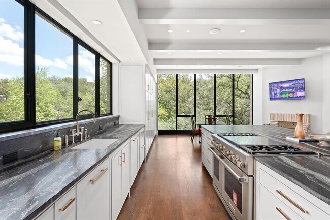 Building Photo - 4500 River Wood Ct