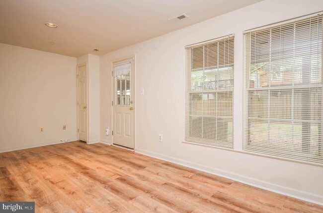 Building Photo - 3003 Gatehouse Ct