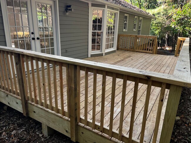 Building Photo - Oak Mountain 3 Bedroom Home