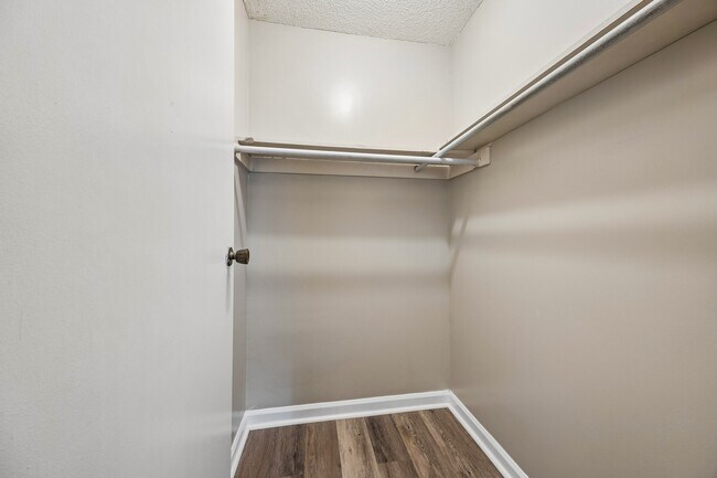 Building Photo - 1091 Boone Ave
