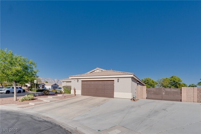 Building Photo - 10226 Clarks Creek St