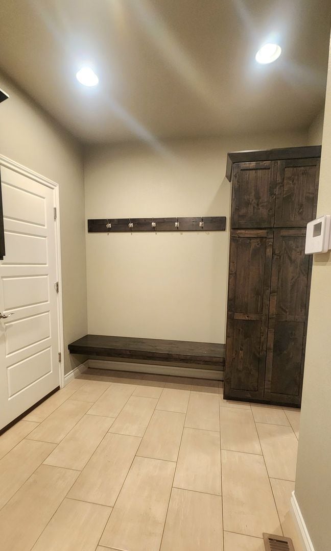 Building Photo - Amazing patio home for lease