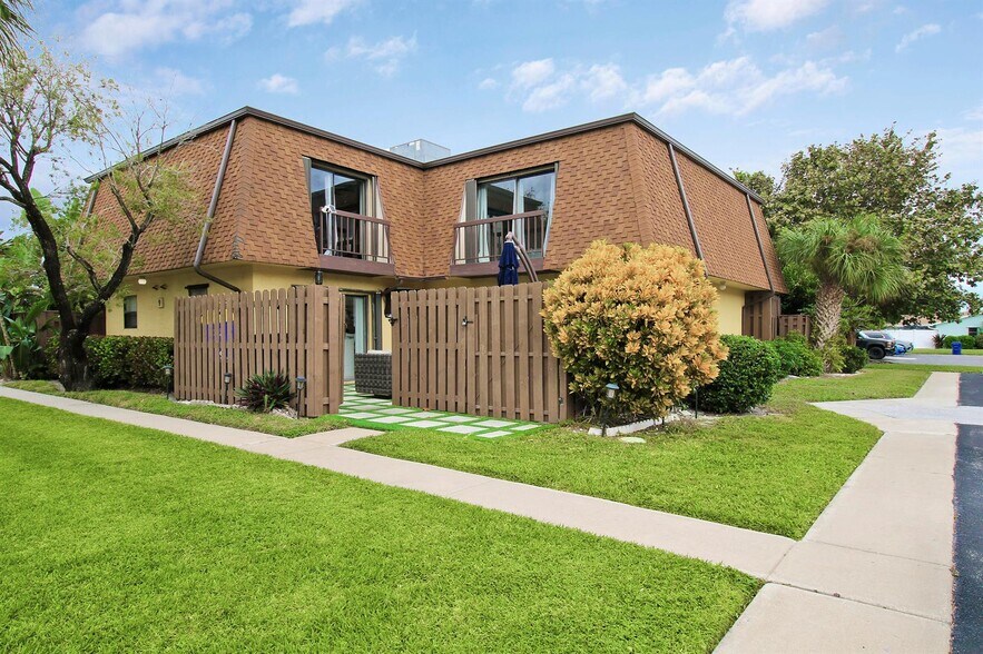 Building Photo - 110 N Delaware Blvd