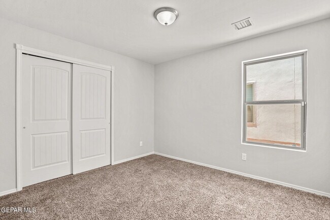 Building Photo - 778 Lemington St