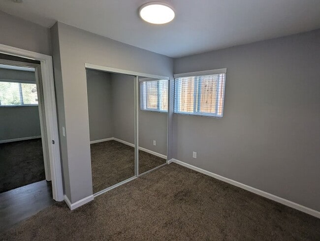 Building Photo - 3 Bedroom - 1 Bath House in San Diego