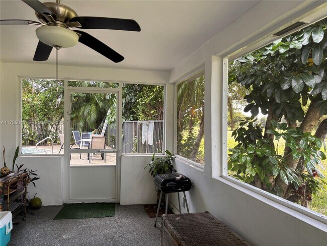 Building Photo - 4609 Bayberry Ln