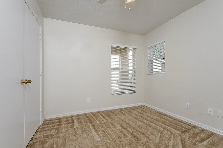 Building Photo - 11019 Golden Silence Dr