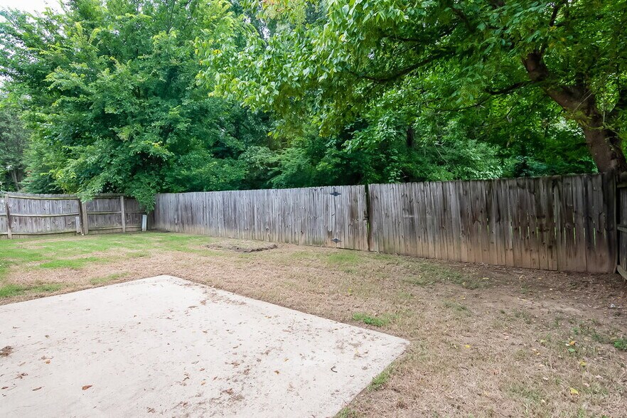 Building Photo - 8018 Jills Creek Dr