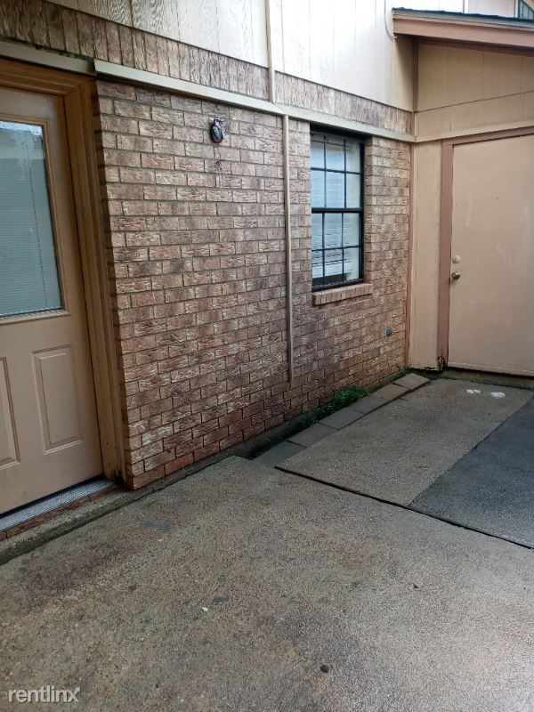 Building Photo - 6040 Bedford Dr