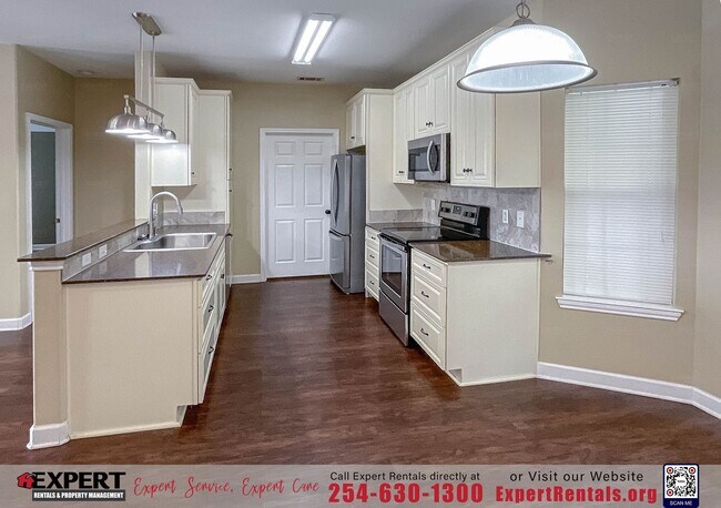 Building Photo - A Beautifully Updated 3-Bedroom Home that ...