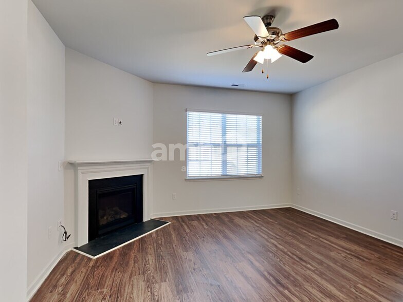 Building Photo - 44 Prairie St