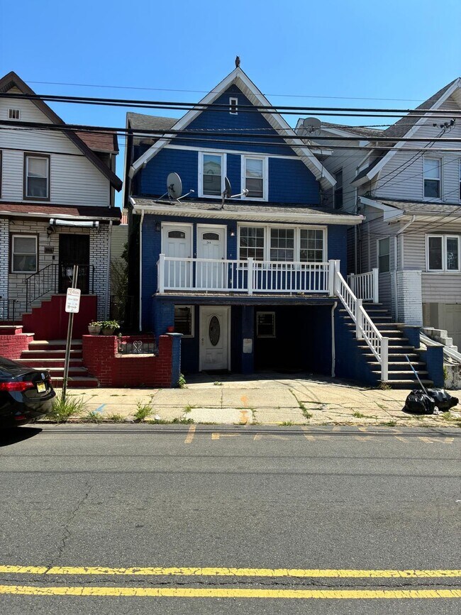 Building Photo - 244 Fowler Ave