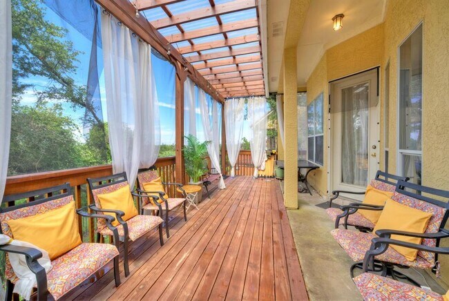 Building Photo - 3912 Coopers Hawk Cove