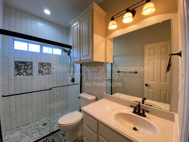 Building Photo - 112 Prairie Ridge Dr