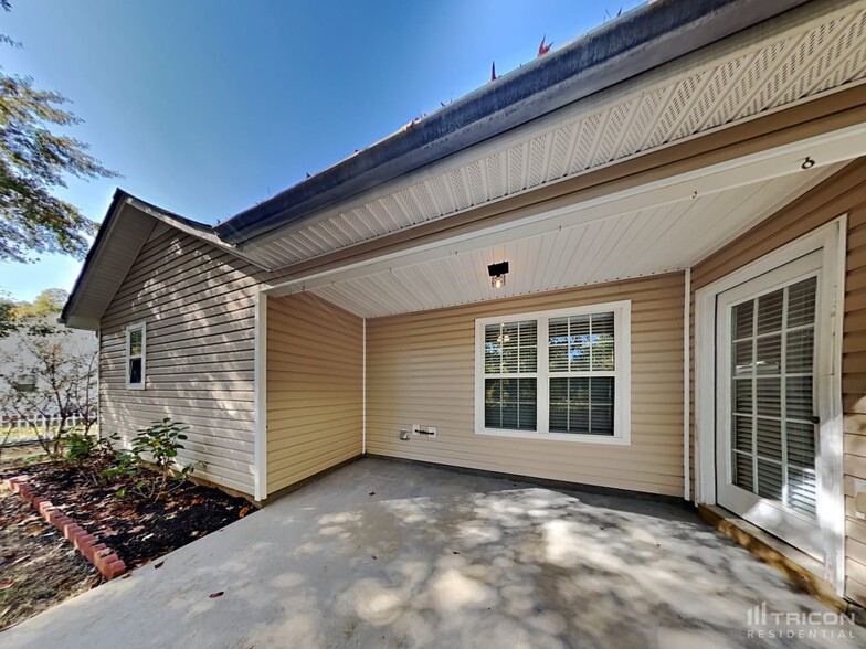 Building Photo - 262 Roberts Trail