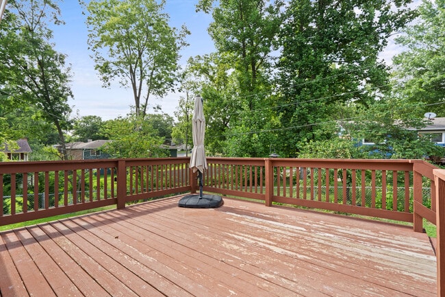 Building Photo - 1305 Jake Ln