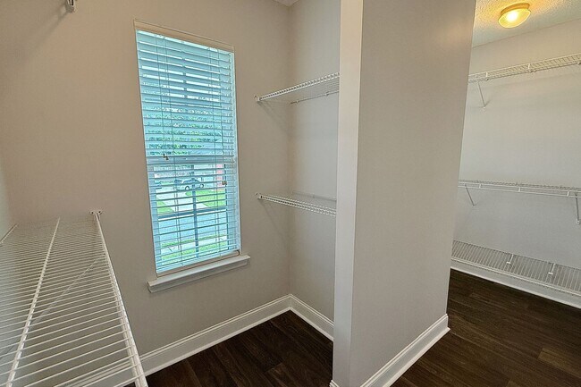 Building Photo - 309 Nashview Trail