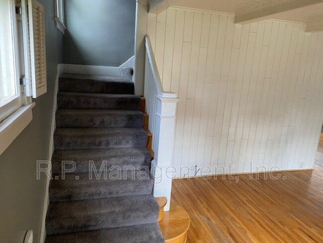 Building Photo - 4221 Harriet Ave