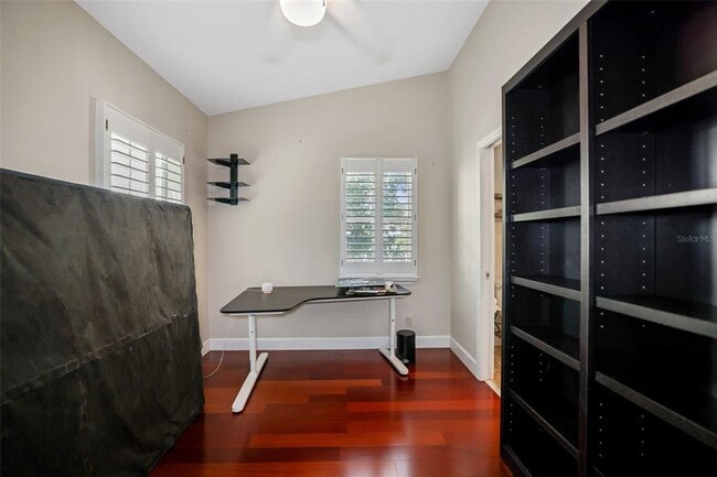 Building Photo - 632 Charles Ct S