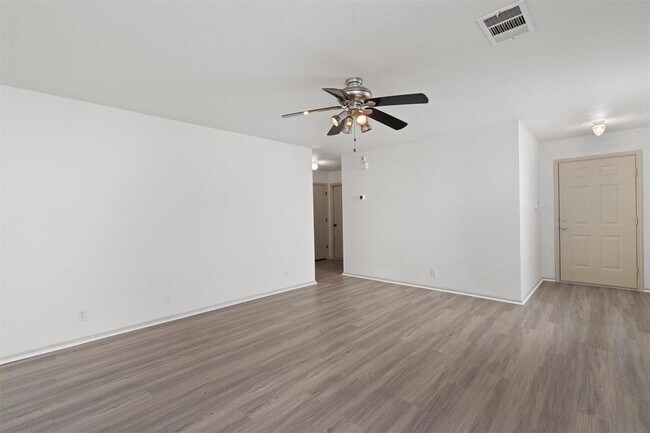 Building Photo - 16225 Hamilton Point Cir