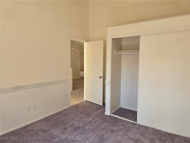 Building Photo - 668 Hitchen Post Dr