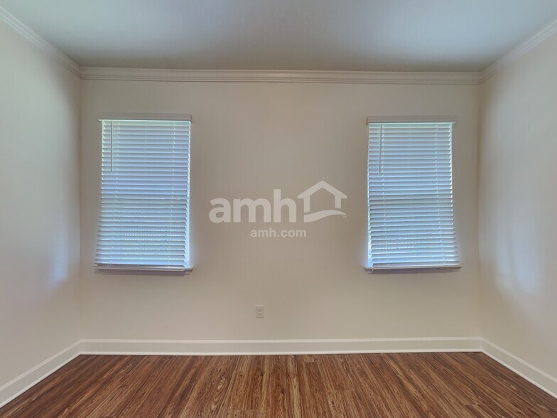 Building Photo - 2221 Saffron Walden Dr