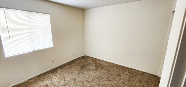 Building Photo - 18085 Sundowner Way