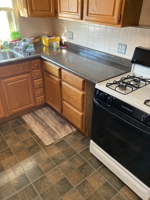 Kitchen - 5446 N Elston Ave