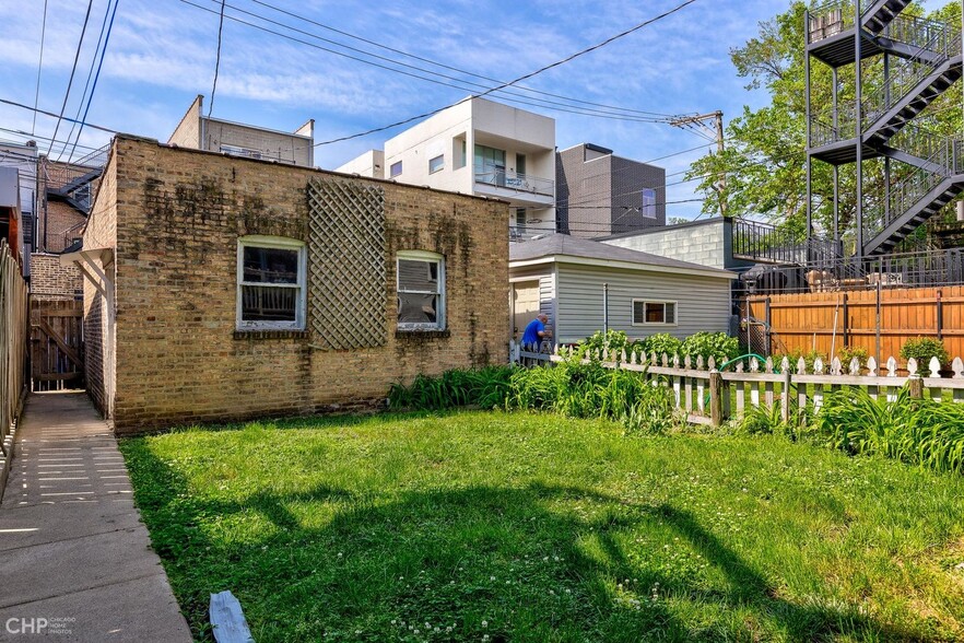 Building Photo - 2041 W Rice St
