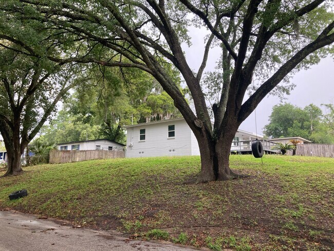 Building Photo - 6923 Gaillardia Rd S