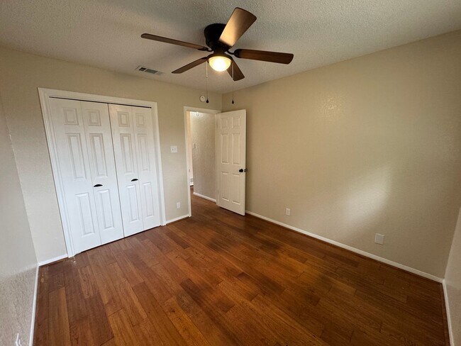 Building Photo - 4-Bedroom House for Rent in Killeen