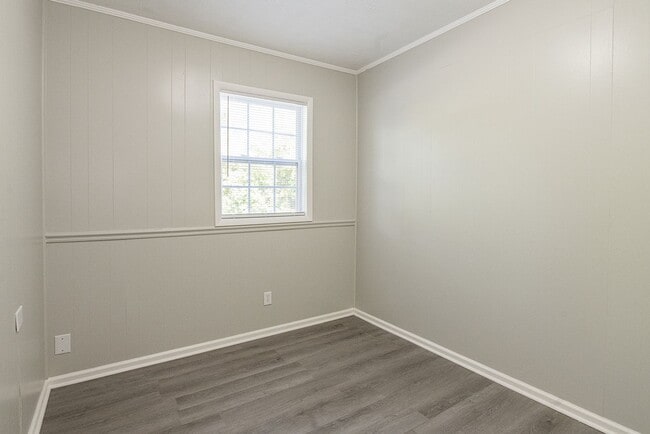 Building Photo - Beautifully FULLY RENOVATED 2 Bdr 1 bath i...