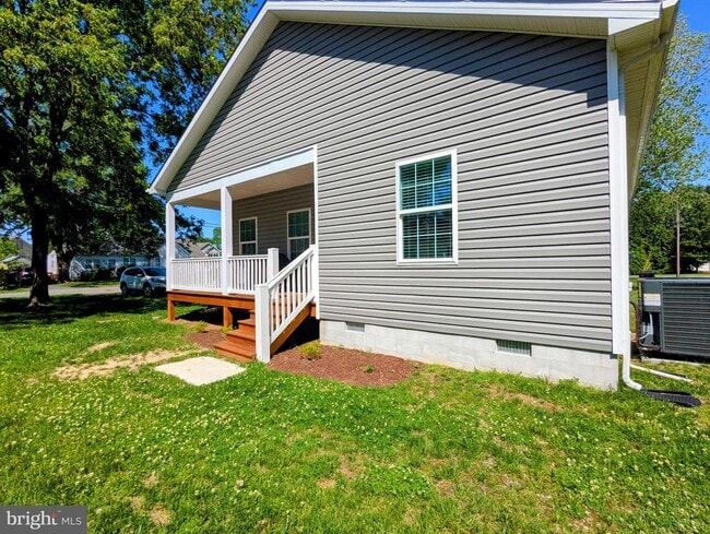 Building Photo - 29345 Greenfield Ave