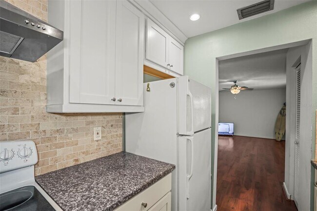 Building Photo - 11655 3rd St E