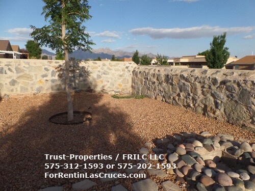 Building Photo - Spacious 4/2 close to WSMR and NASA