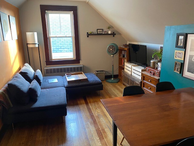 Living Room - 114 Brown St