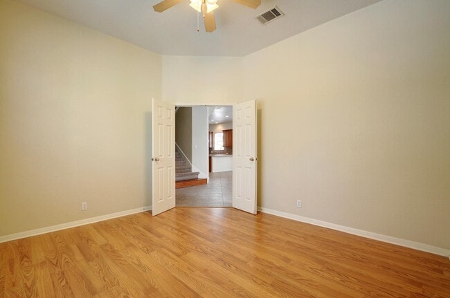 Building Photo - 610 Maiden Ln