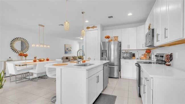 Building Photo - 304 NW 36th Ave