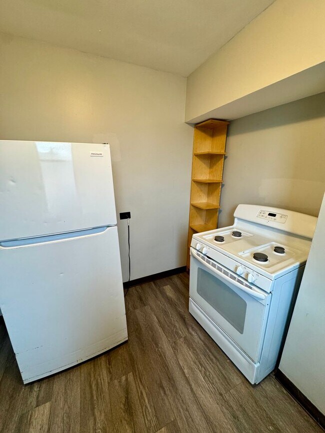 Building Photo - 111 S Ohio St