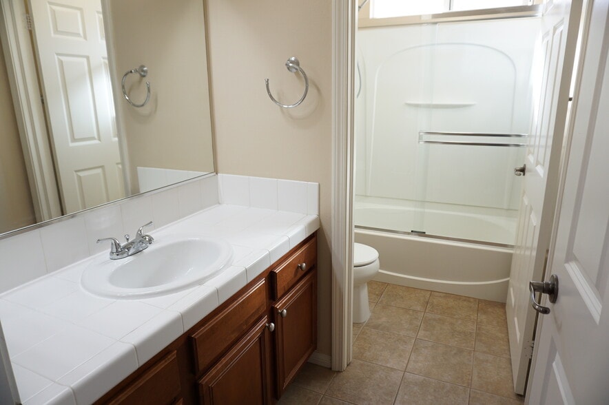Building Photo - 11855 Birch Grove Ln
