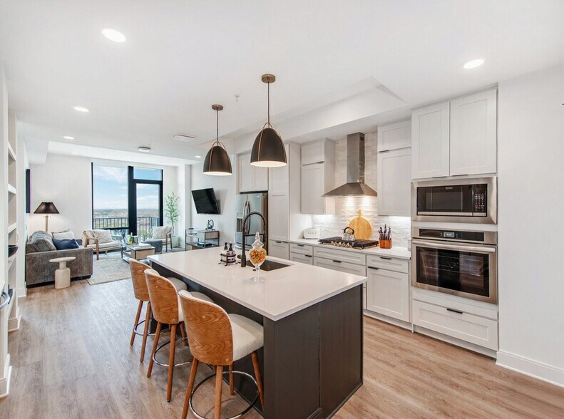 Building Photo - 14020 Stream Wy